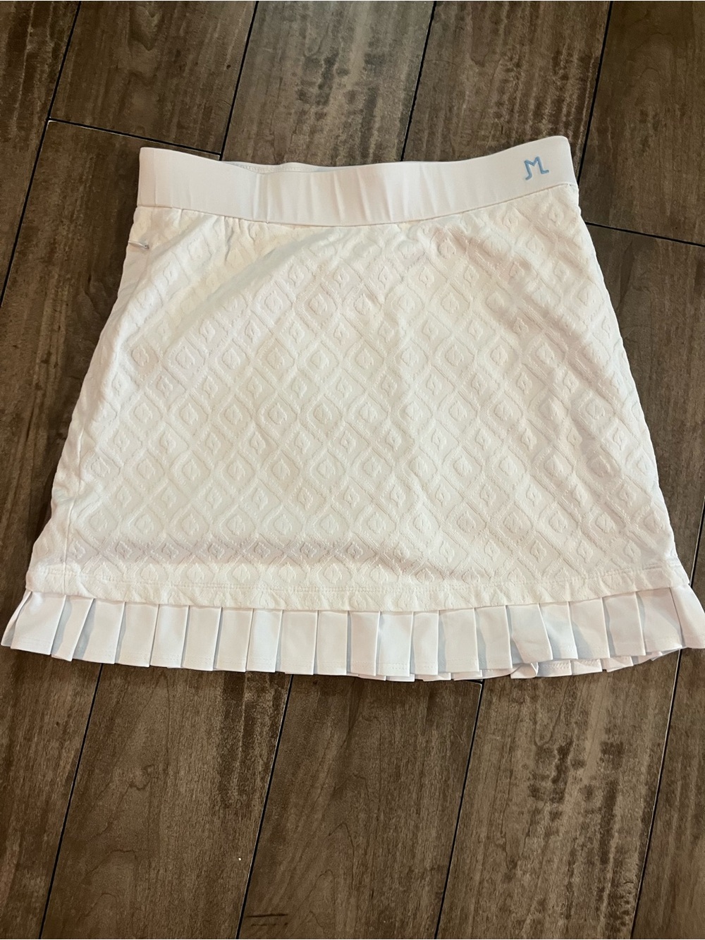 J. McLaughlin White Textured Mini Skirt with Pleated Hem